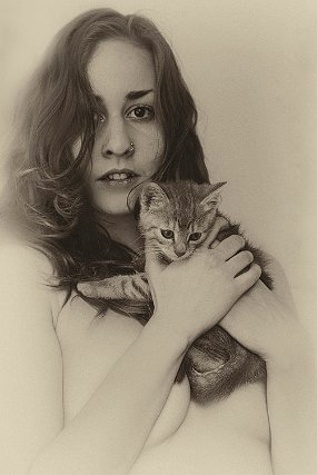 Nő cicával Woman with kitty