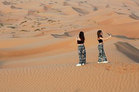 Szelfi az arab sivatagban Selfie in Arabic desert